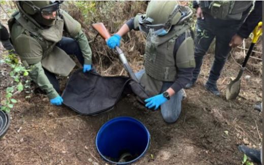 Encuentran armas enterradas que podrían estar vinculadas al asesinato de carabineros en el Bío Bío